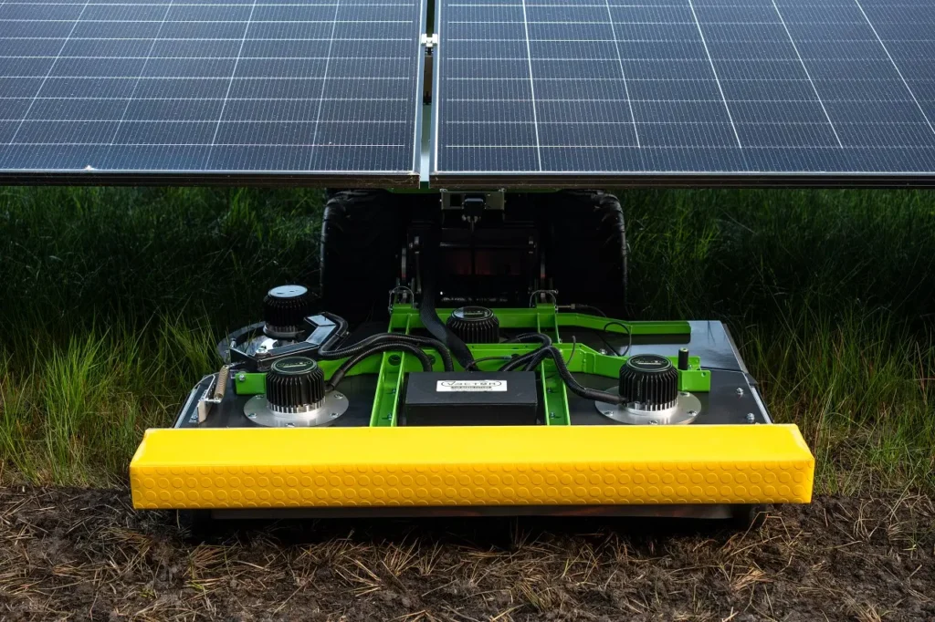 Vector WD4.2 & WD4.4 - Autonomiczne Kosiarki do Farm Fotowoltaicznych